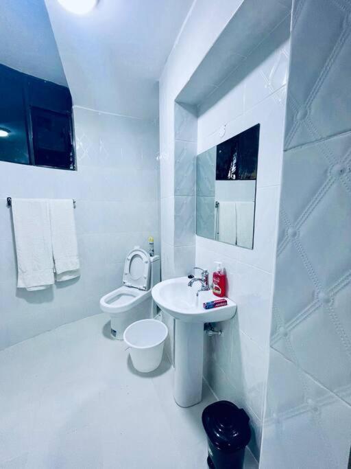 Abby Studio Riverside Apartment With Swimming Pool Nanyuki Exterior photo