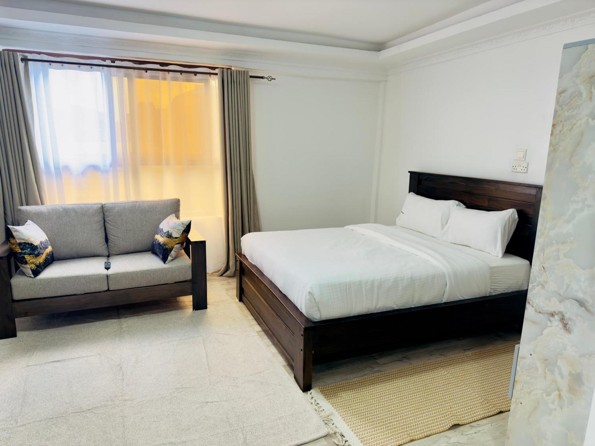 Abby Studio Riverside Apartment With Swimming Pool Nanyuki Exterior photo